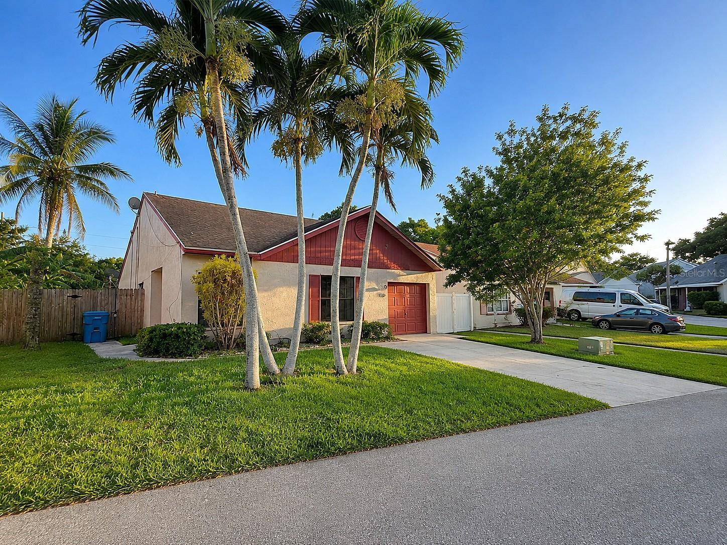 33 PEACHTREE PL, Boynton Beach, FL 33436