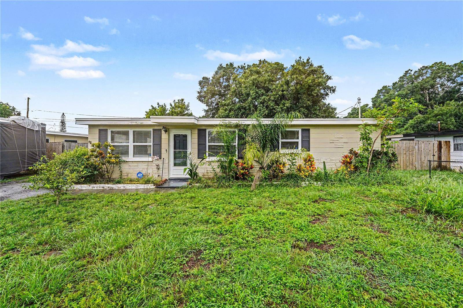 8490 92ND TER, Seminole, FL 33777