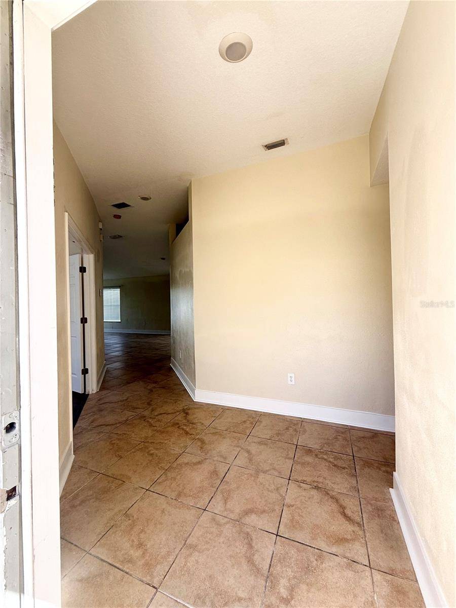 7731 CARRIAGE POINTE DR, Gibsonton, FL 33534