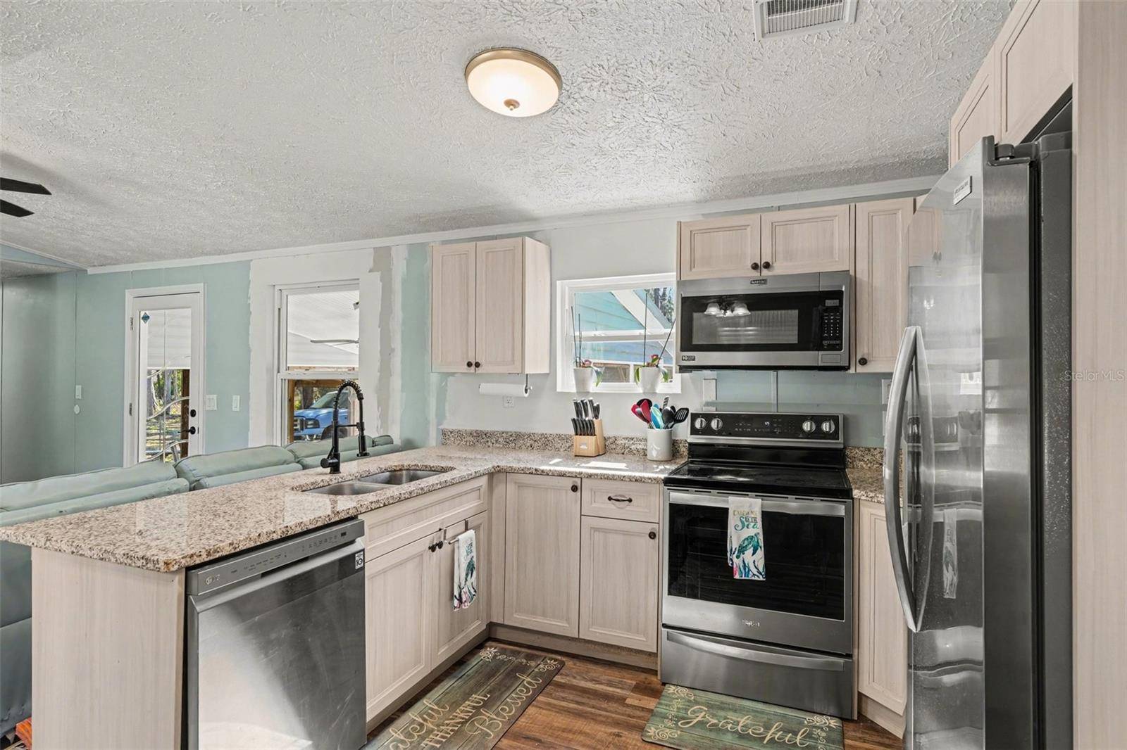 24421 TRESPASS TRL, Astor, FL 32102