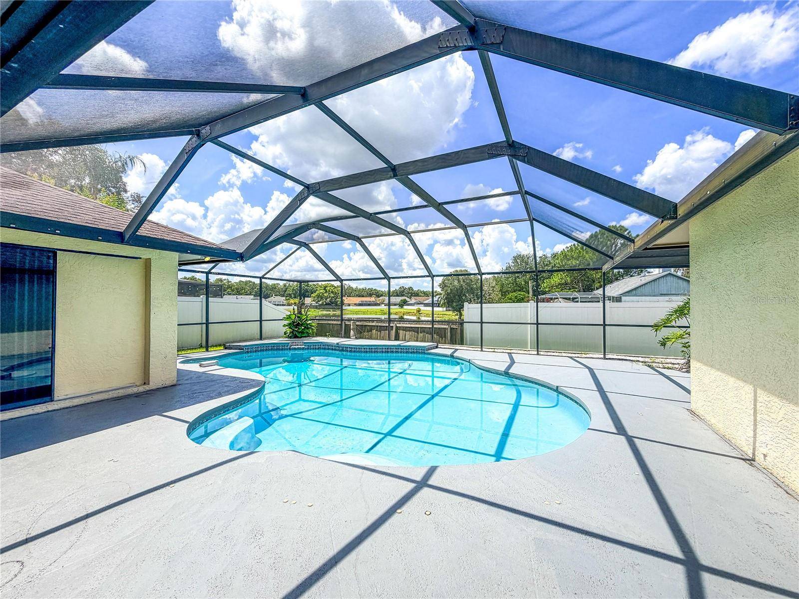 9542 PEBBLE GLEN AVE, Tampa, FL 33647