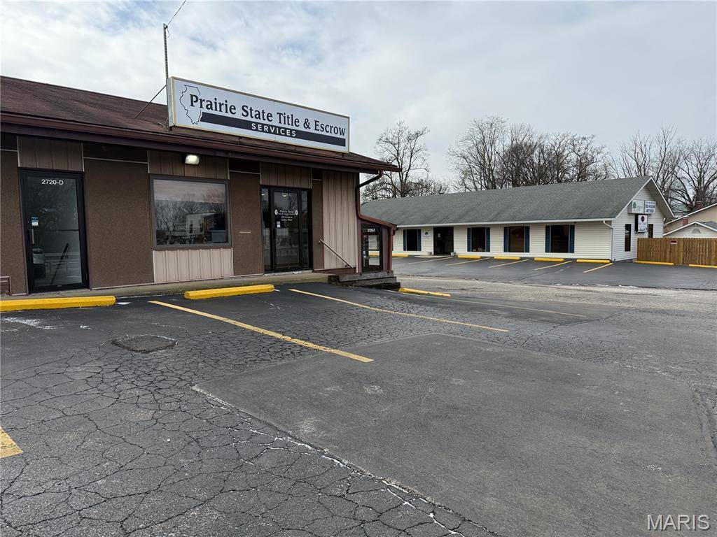 2720 Grovelin ST #D, Godfrey, IL 62035