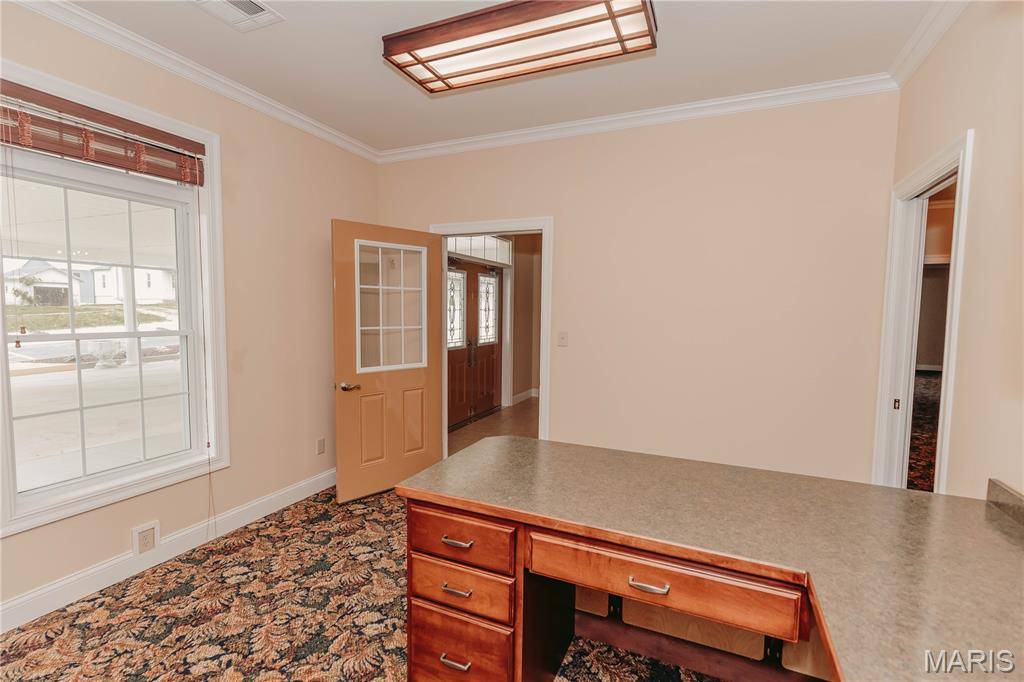 105 3rd ST E, Dixon, MO 65459