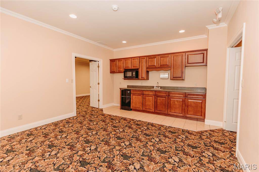 105 3rd ST E, Dixon, MO 65459