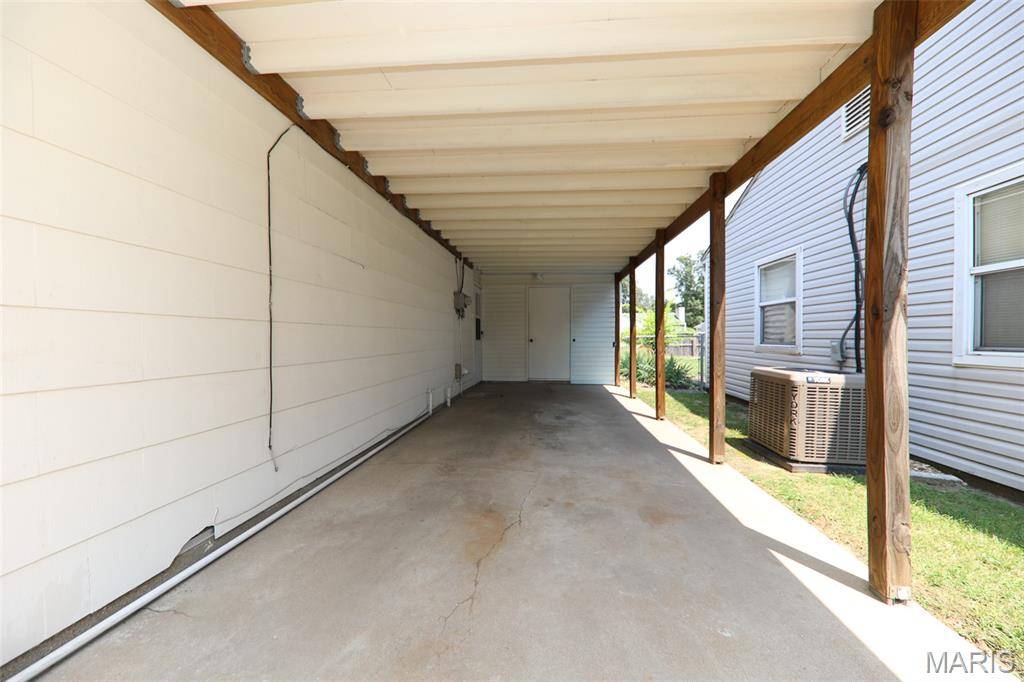 1921 Saint Clair AVE, Granite City, IL 62040