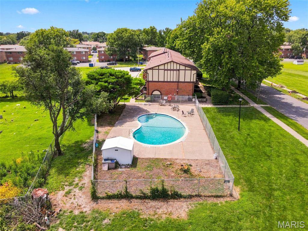 602 Rosetta DR #C, Florissant, MO 63031