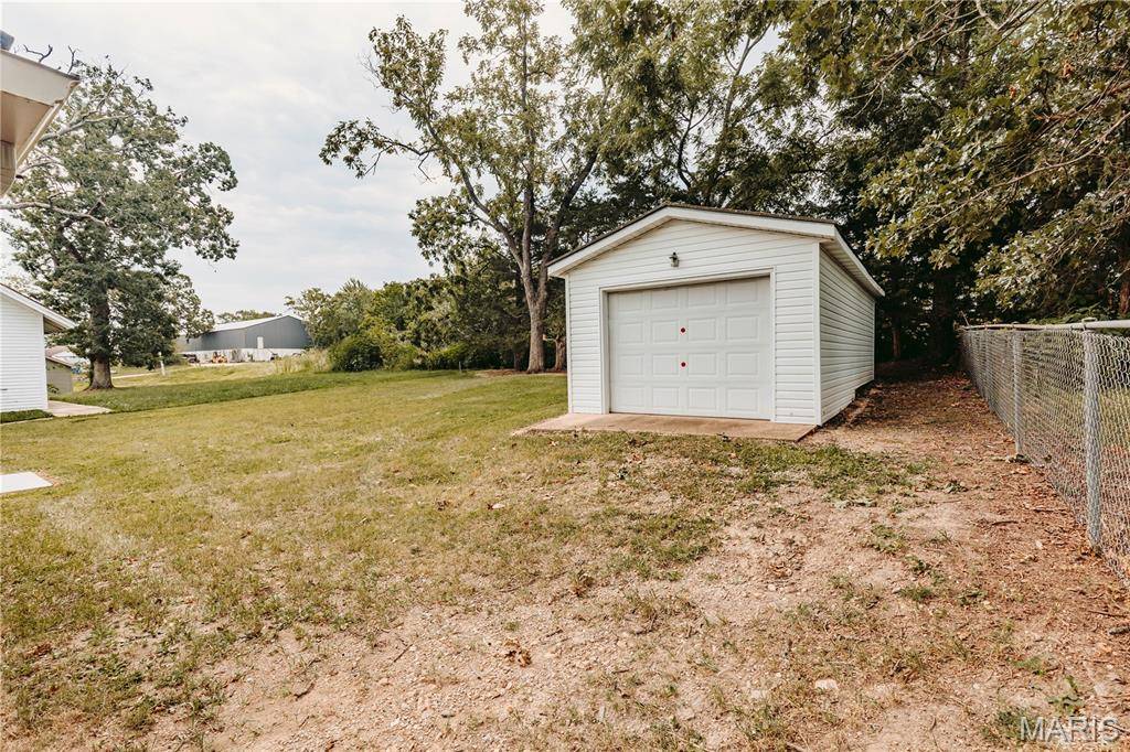 505 W 2nd ST, Dixon, MO 65459