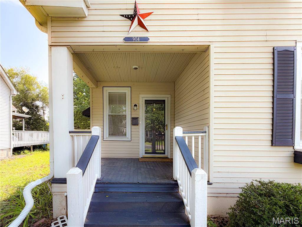 904 Troy RD, Edwardsville, IL 62025