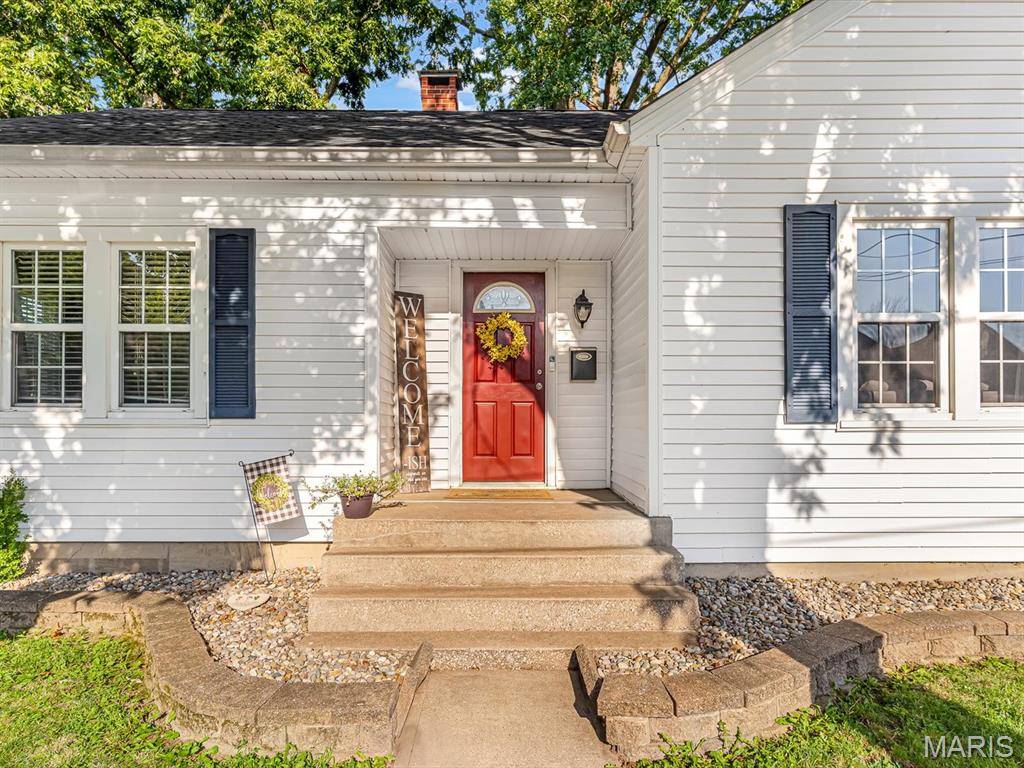 110 S Taylor ST, Red Bud, IL 62278