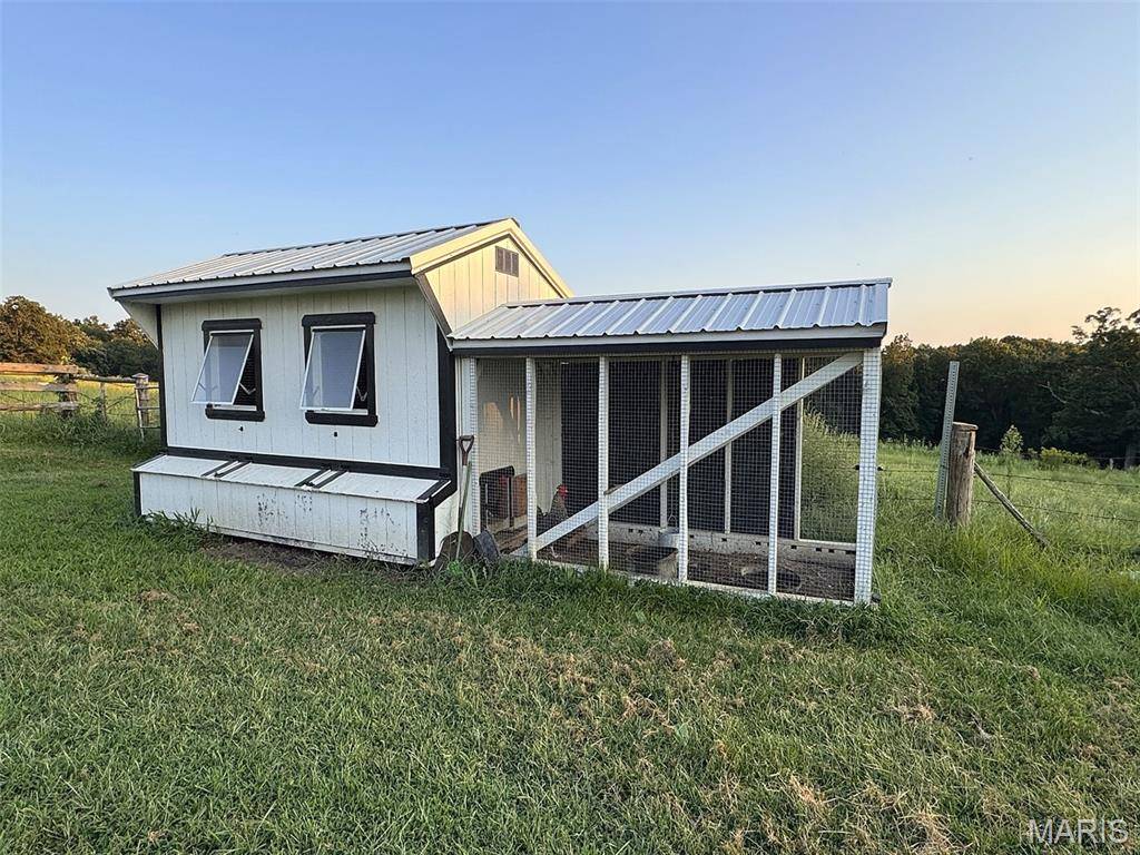 4176 Highway E, New Haven, MO 63068