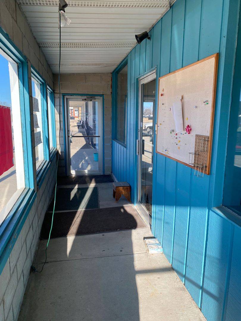 122 Depot ST, Gardner, IL 60424