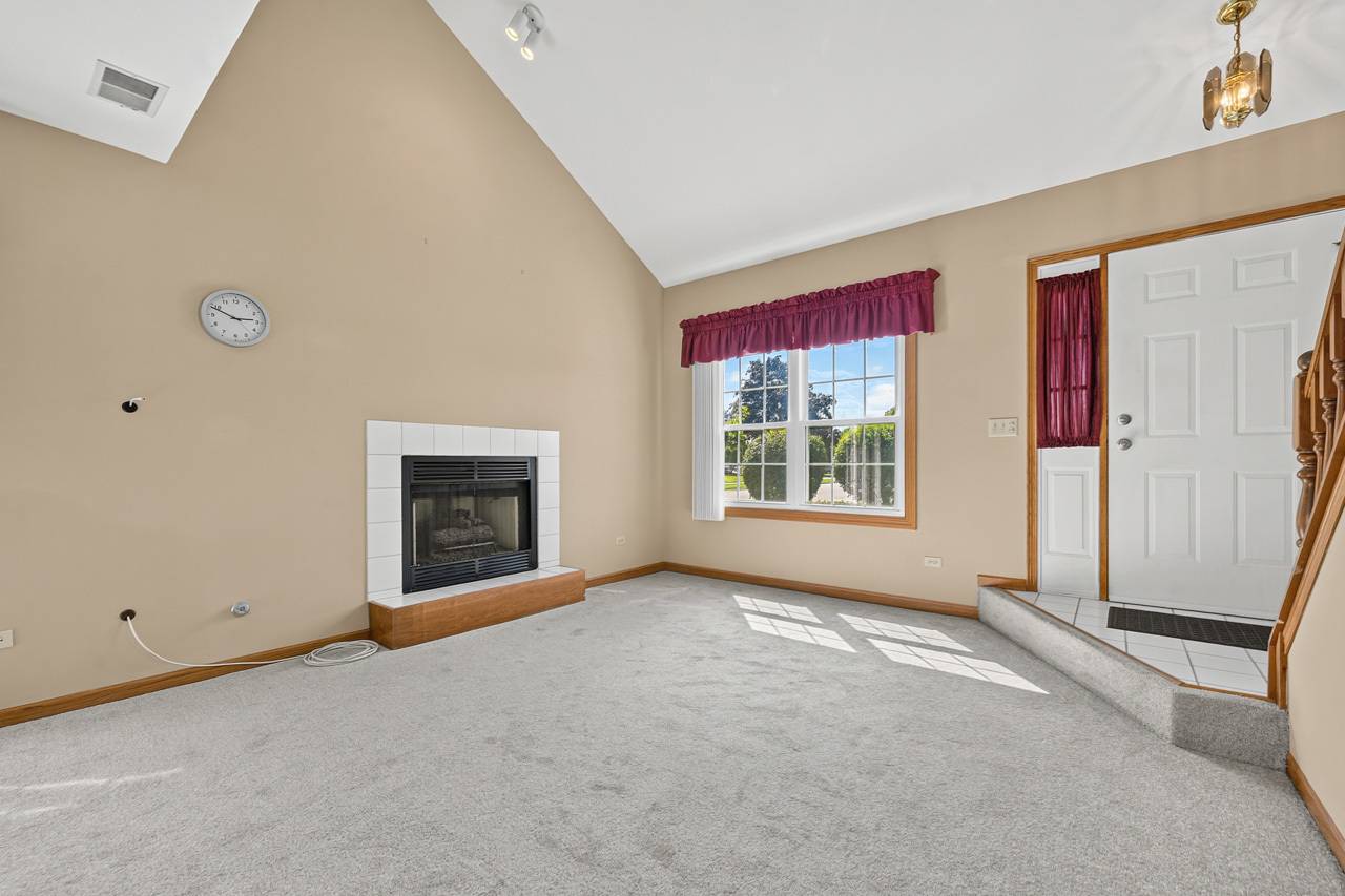 1504 ROOT ST, Crest Hill, IL 60403