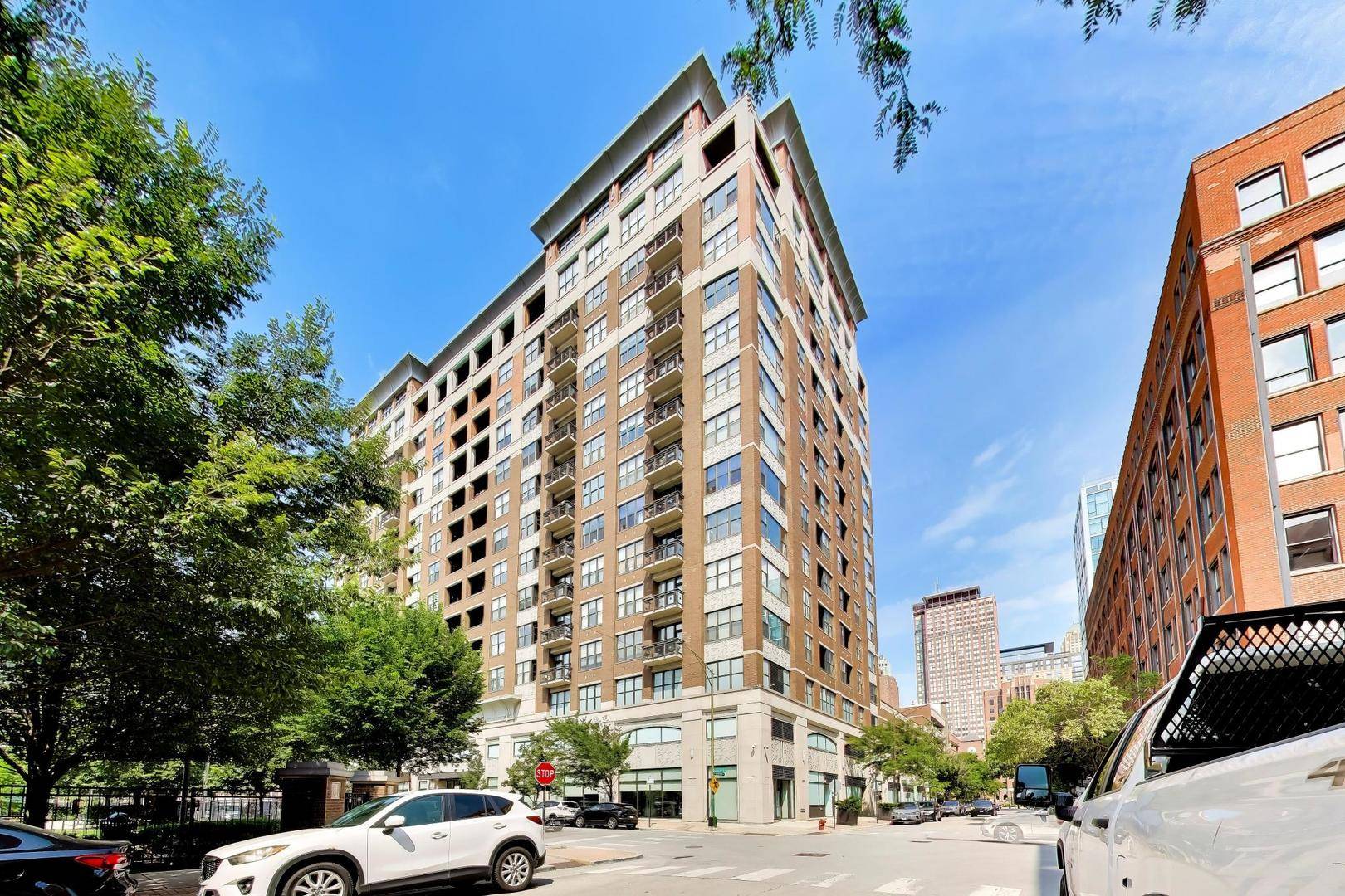 849 N Franklin ST #1009, Chicago, IL 60610
