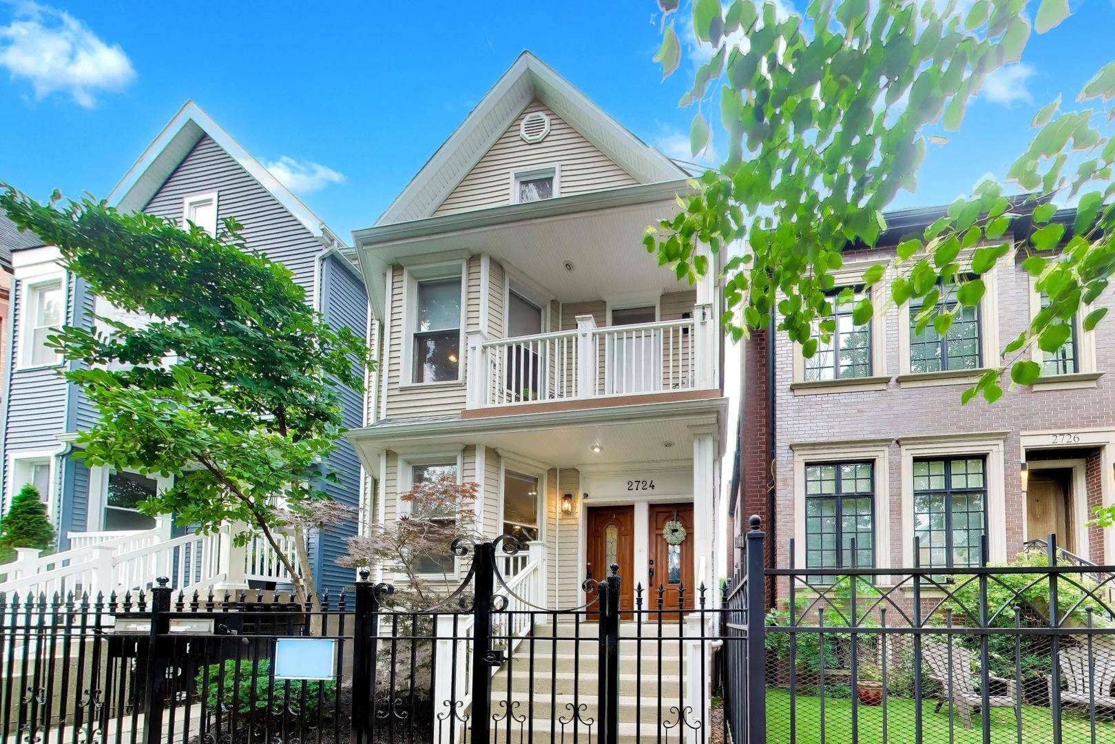 2724 N Marshfield AVE, Chicago, IL 60614
