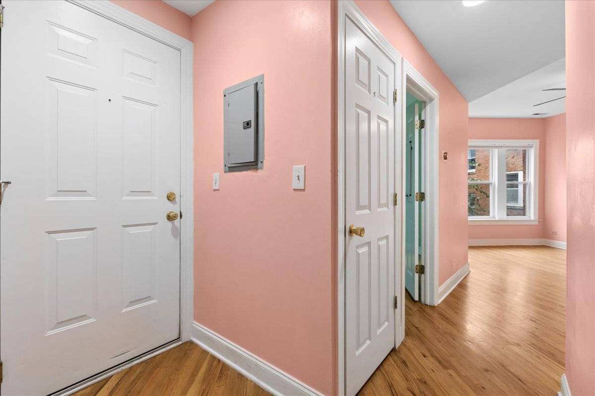 4916 N Kedzie AVE #2W, Chicago, IL 60625