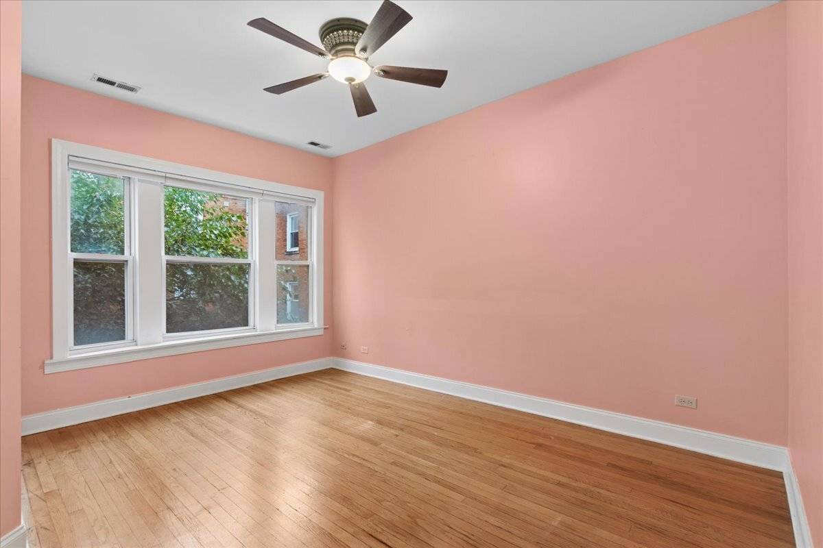 4916 N Kedzie AVE #2W, Chicago, IL 60625
