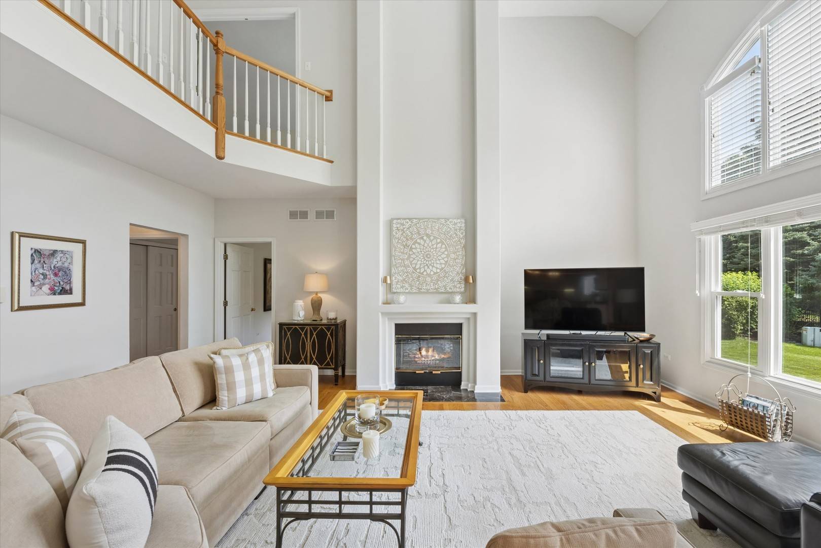 1400 Monarch CIR, Naperville, IL 60564
