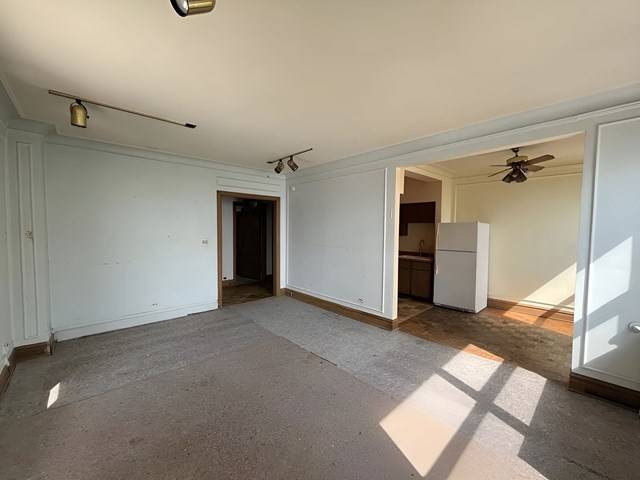 1205 W Sherwin AVE #301, Chicago, IL 60626