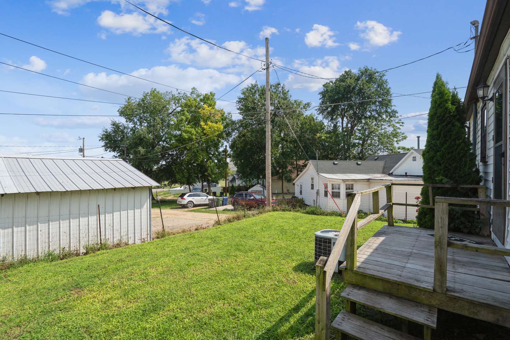 1113 S 6th ST, Clinton, IA 52732