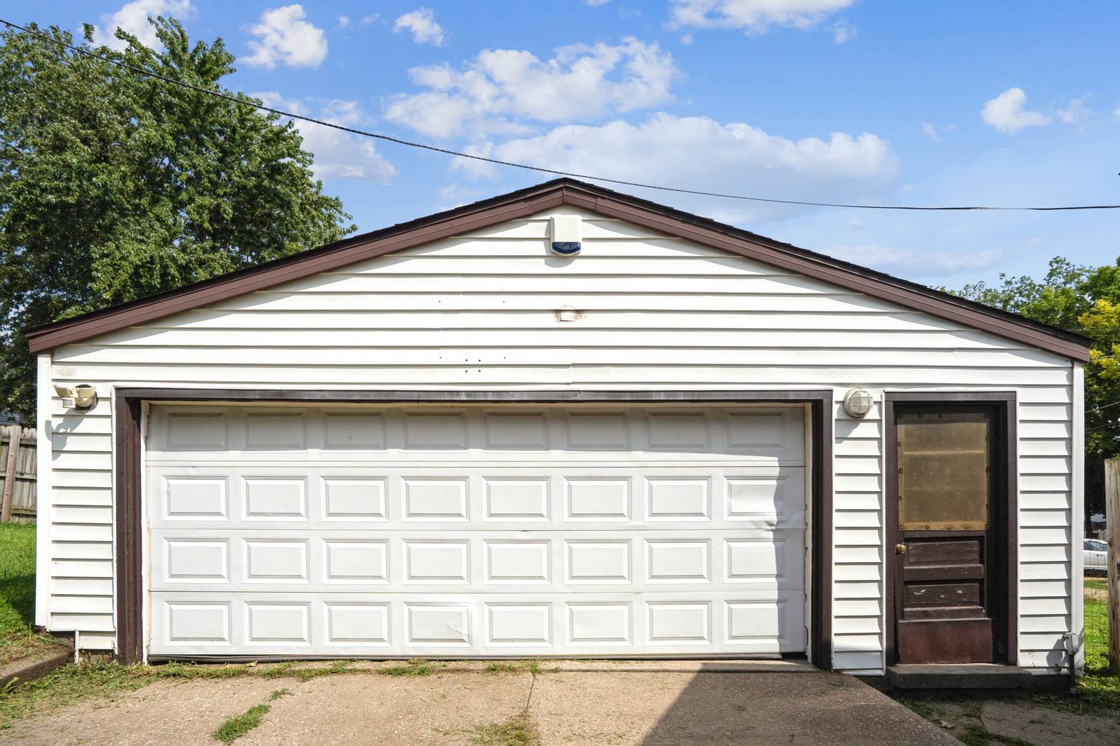 1113 S 6th ST, Clinton, IA 52732