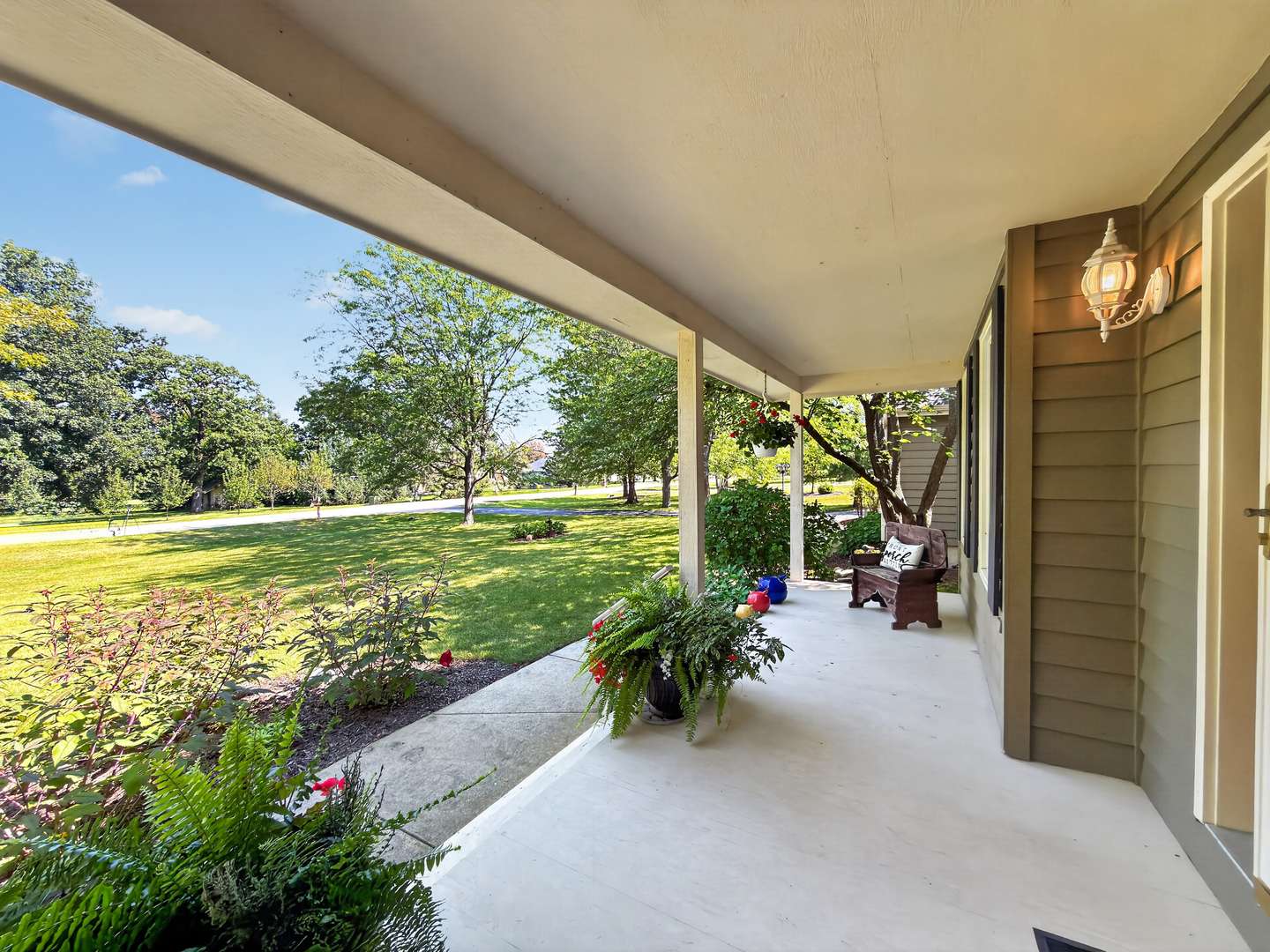 10303 E Hickory Ridge DR, Rochelle, IL 61068
