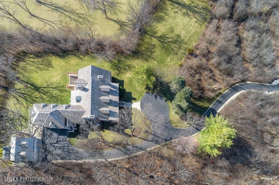 383 County Line RD, Barrington Hills, IL 60010