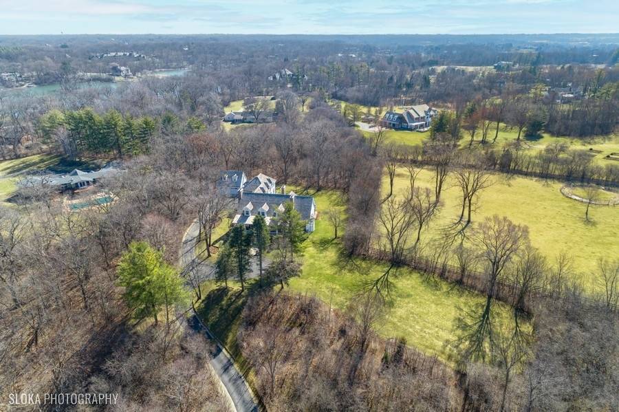 383 County Line RD, Barrington Hills, IL 60010