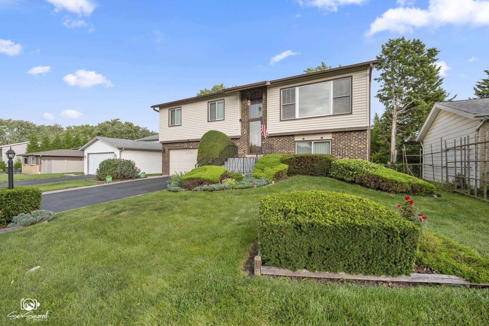 635 N Rumple LN, Addison, IL 60101