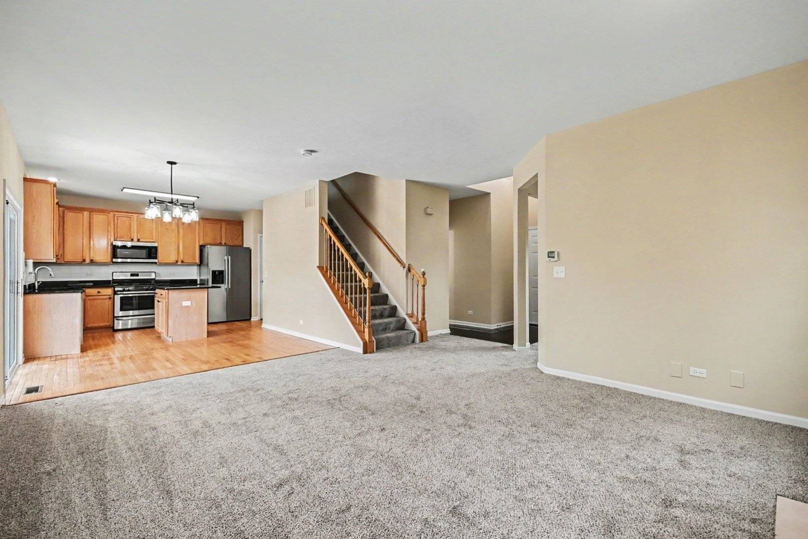 1057 Rosefield LN, Aurora, IL 60504