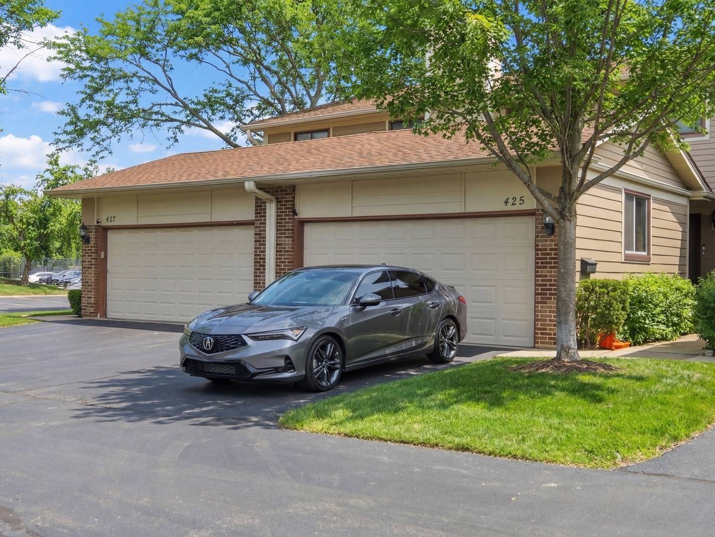 425 E Grouse LN, Deerfield, IL 60015