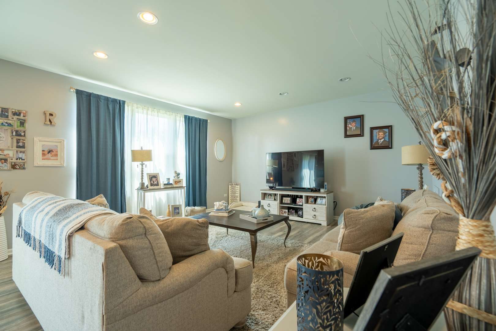 3456 Birch LN, Naperville, IL 60564