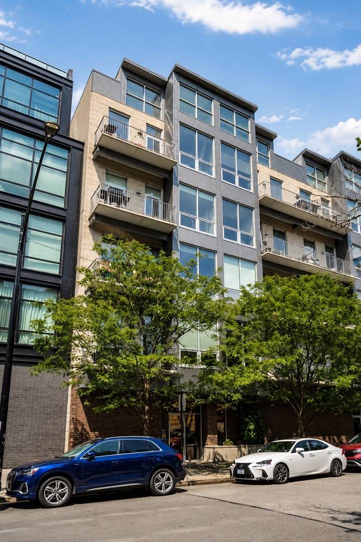 16 N Carpenter ST #4N, Chicago, IL 60607