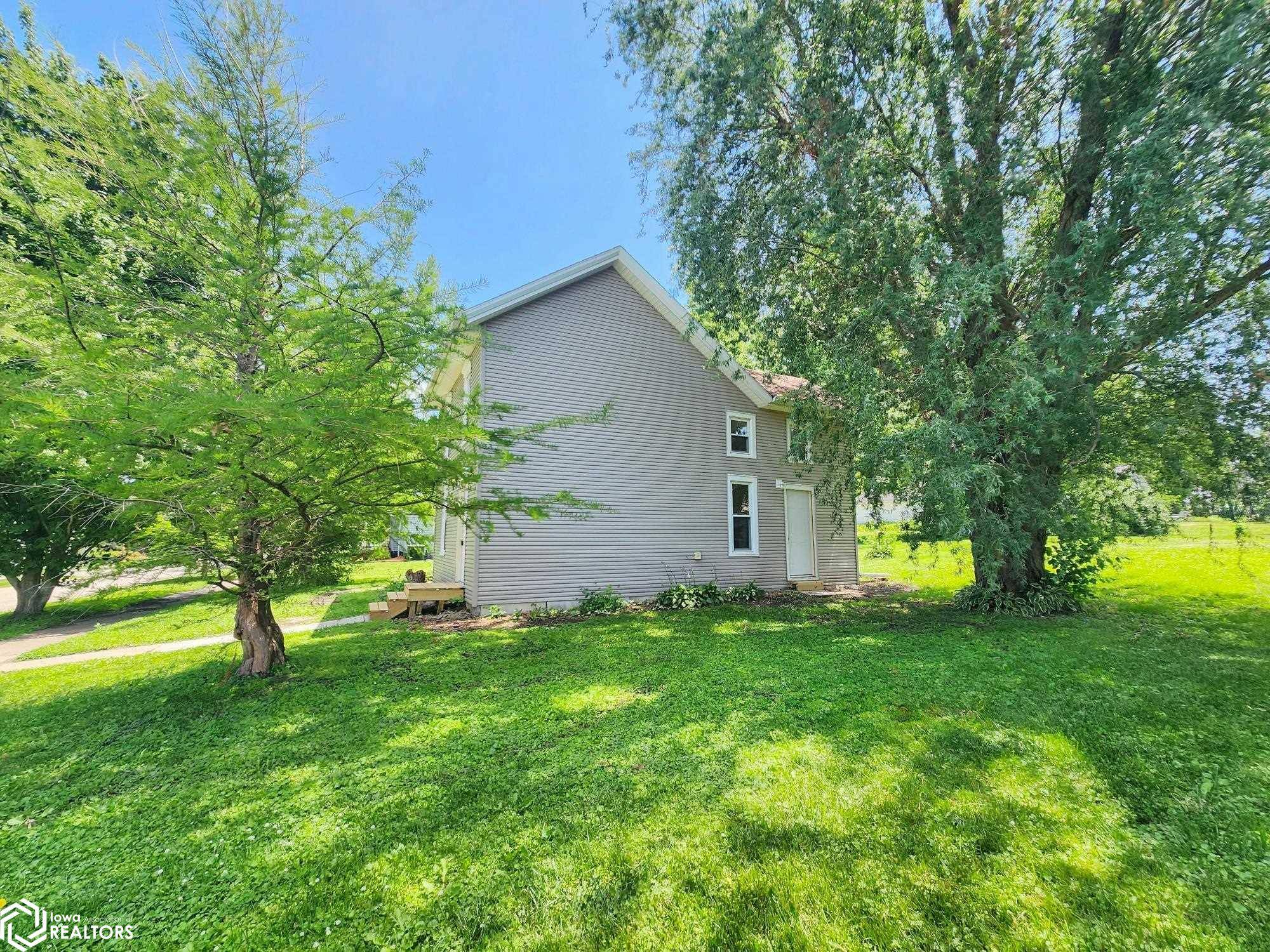 614 5Th ST, Gladbrook, IA 50635