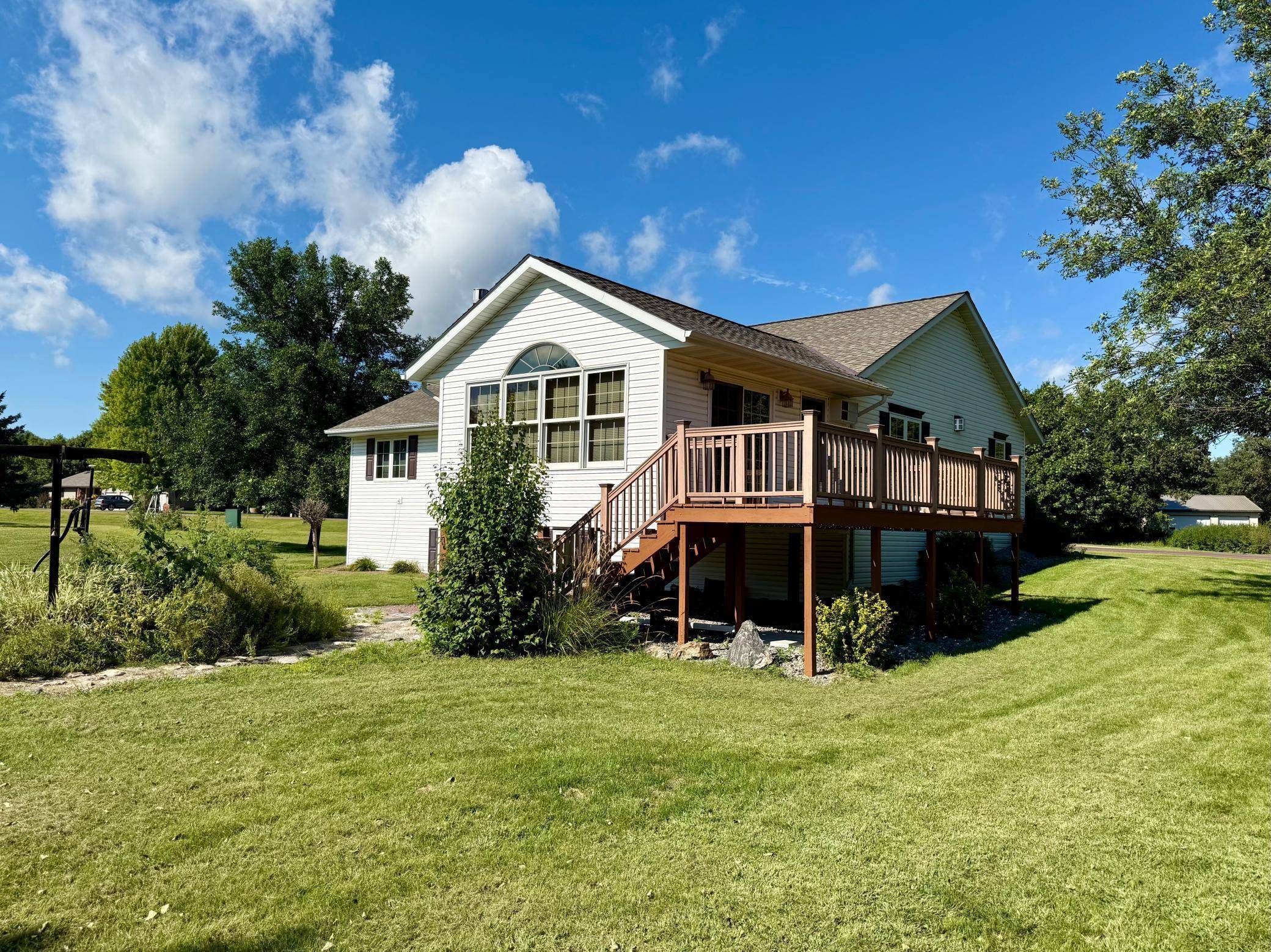 115 Burr Oak RD, Redwood Falls, MN 56283