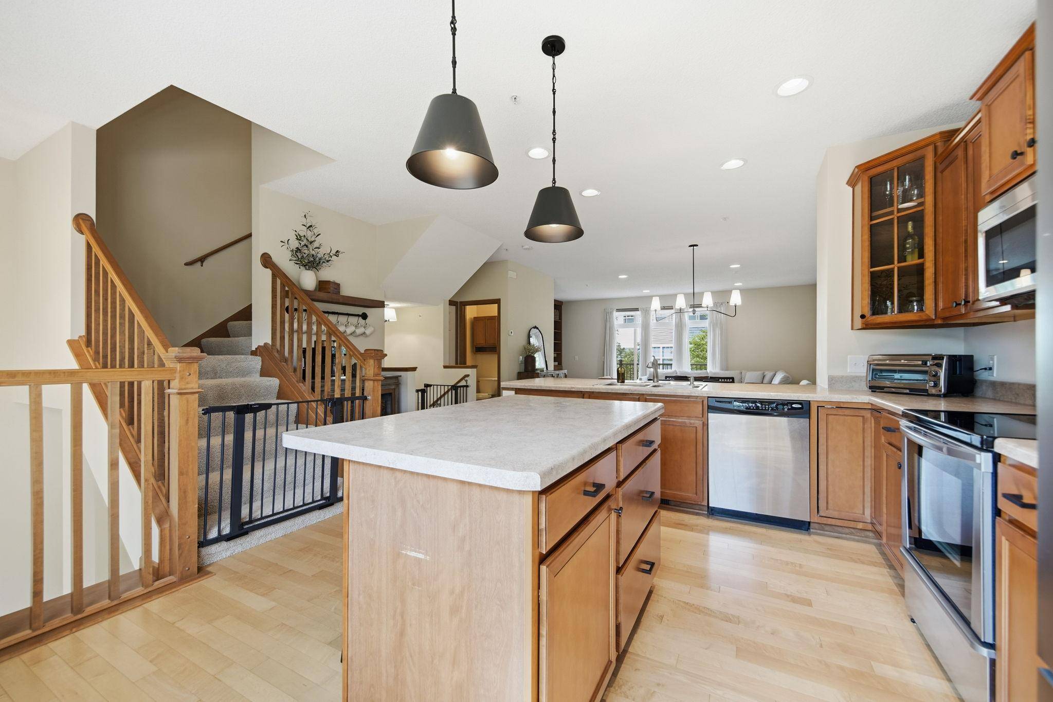 11937 Emery Village DR N, Champlin, MN 55316