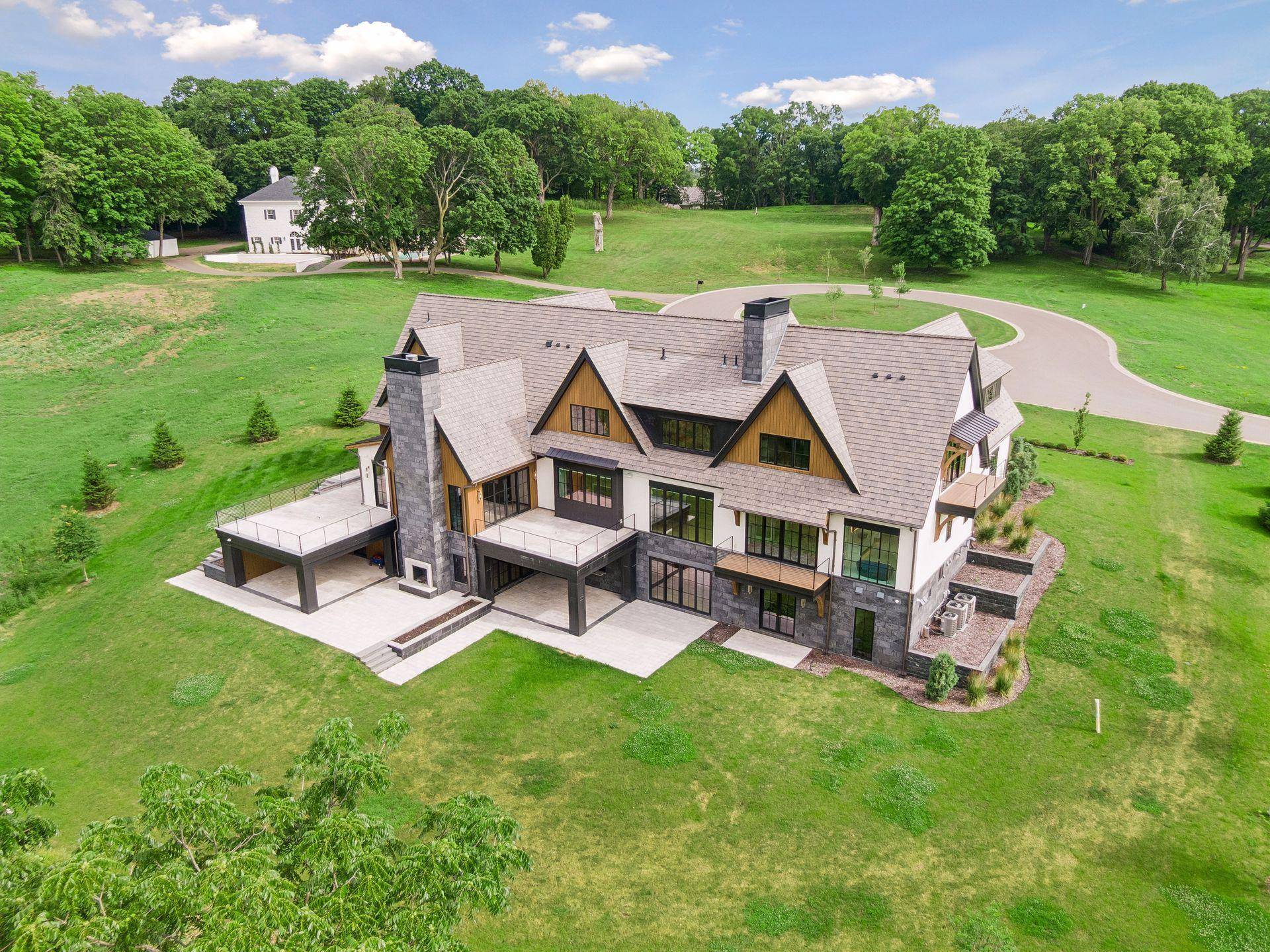 1105 Tanager HL, Wayzata, MN 55391