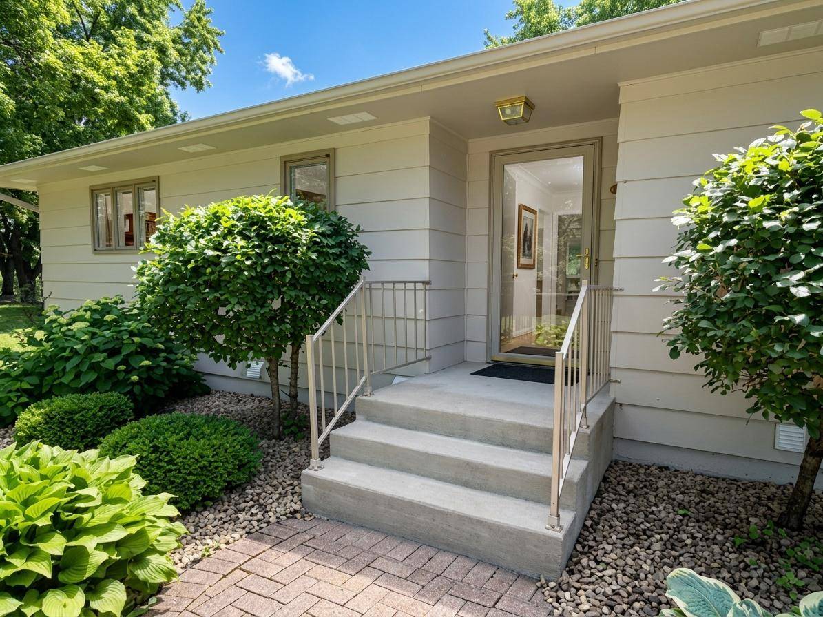 610 Woodland DR, Fergus Falls, MN 56537