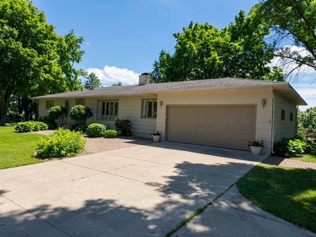 610 Woodland DR, Fergus Falls, MN 56537