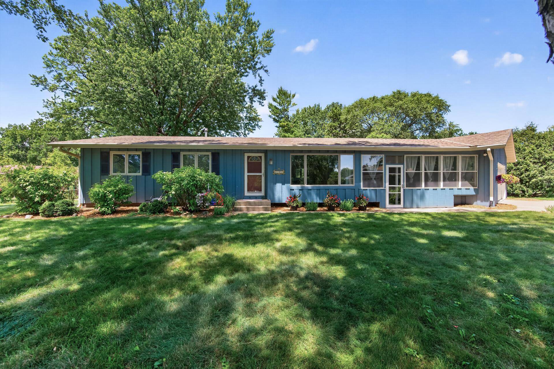 6700 Kennaston DR NE, Fridley, MN 55432