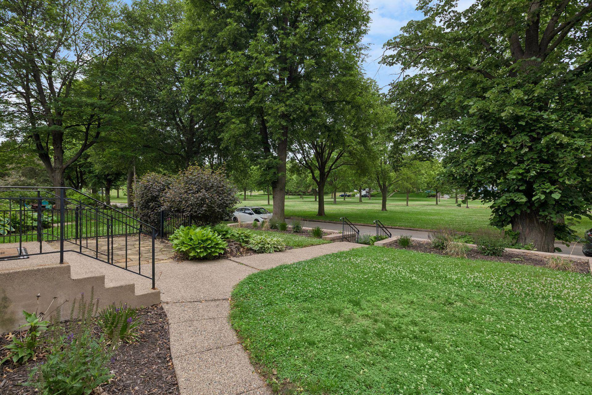 3350 Xerxes AVE N, Minneapolis, MN 55412