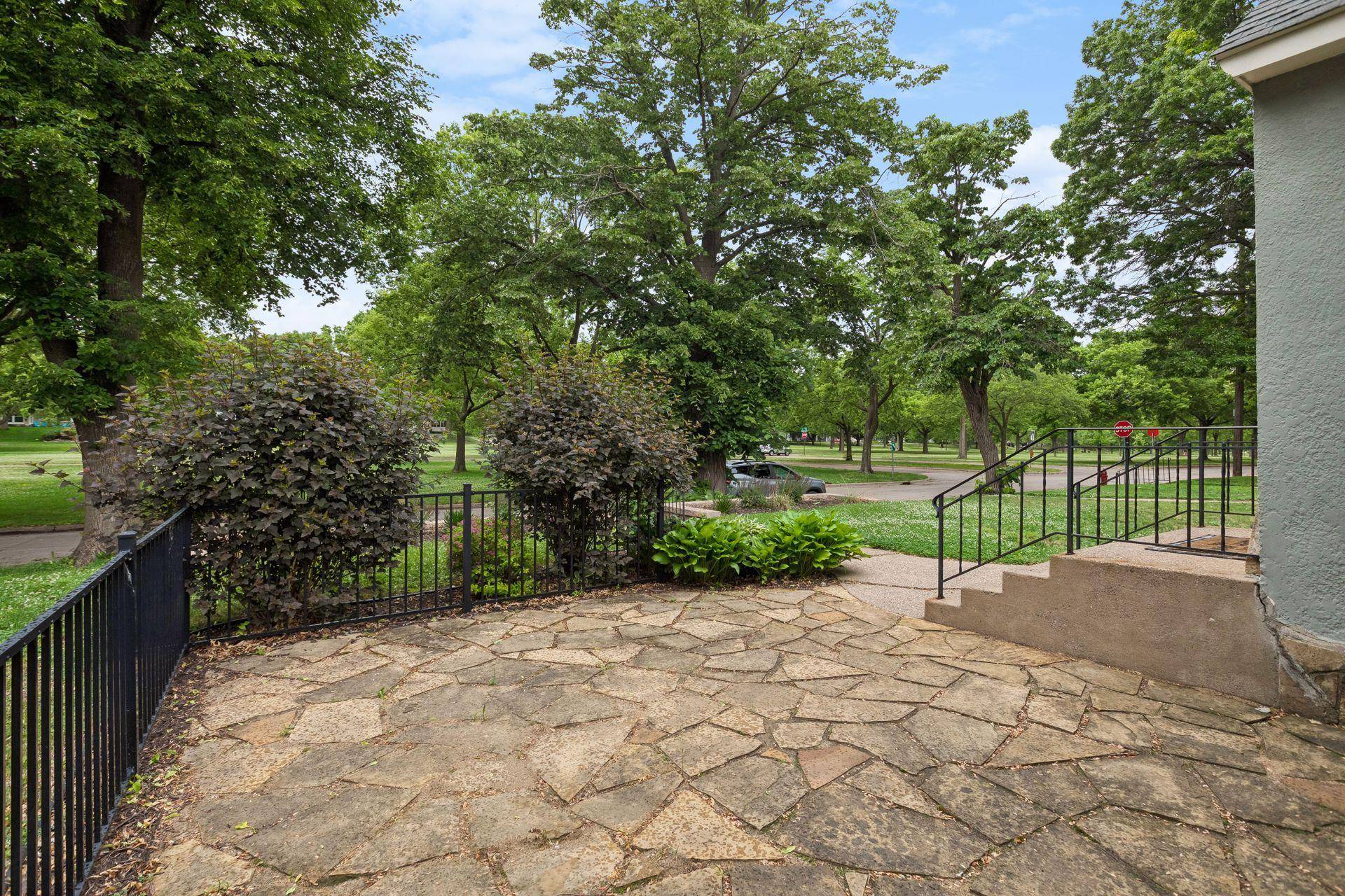 3350 Xerxes AVE N, Minneapolis, MN 55412
