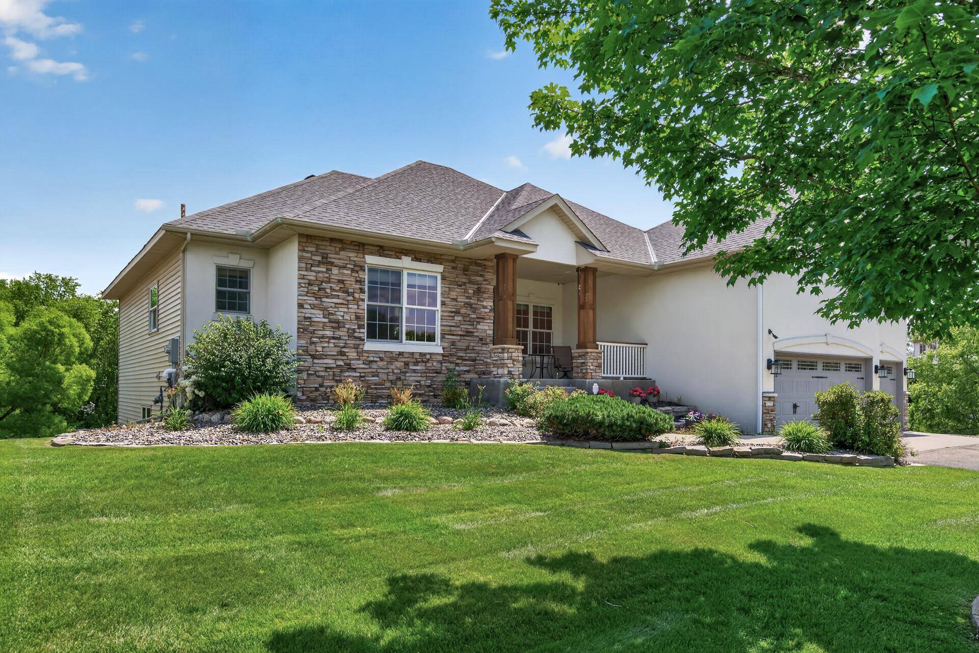 1231 Cobblestone RD N, Champlin, MN 55316