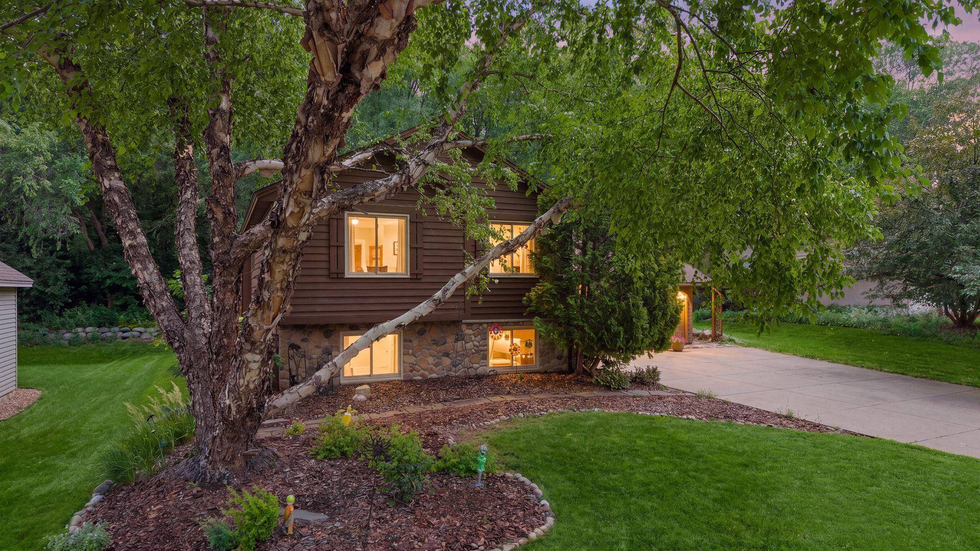 13225 Court PL, Burnsville, MN 55337