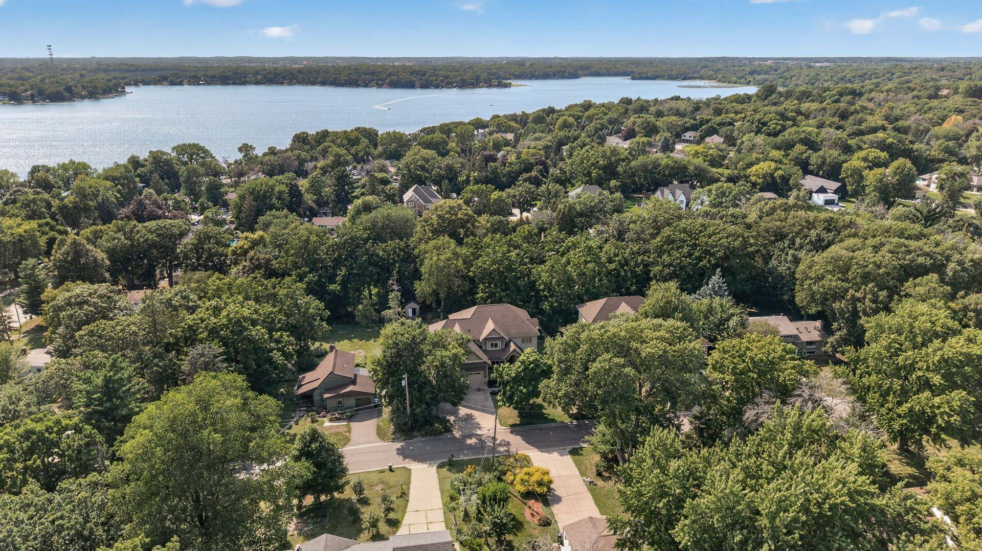 2635 Nathan LN N, Plymouth, MN 55441