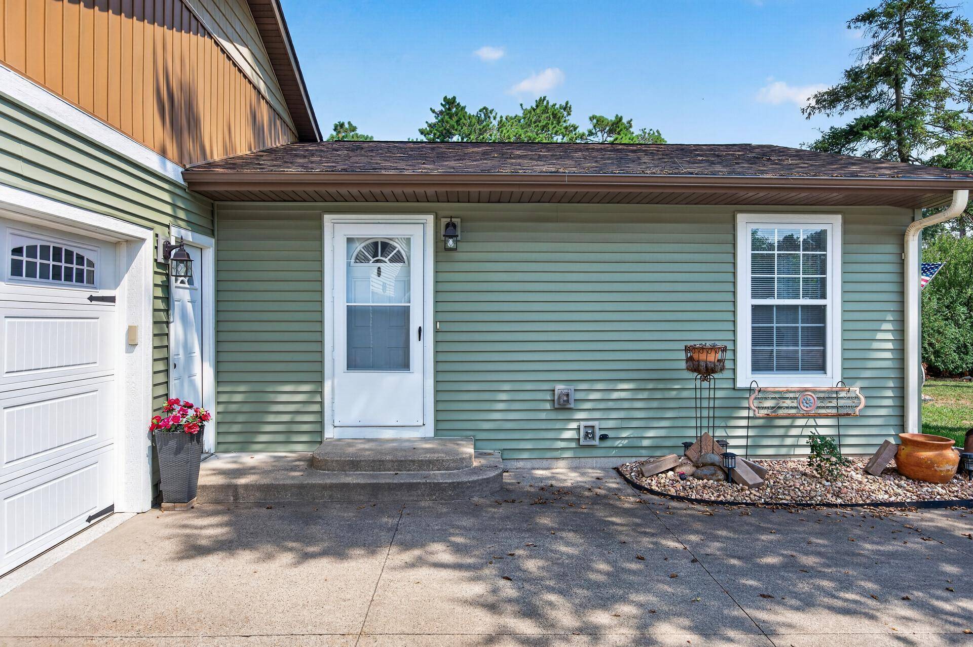 1623 Highway 96 E, White Bear Lake, MN 55110