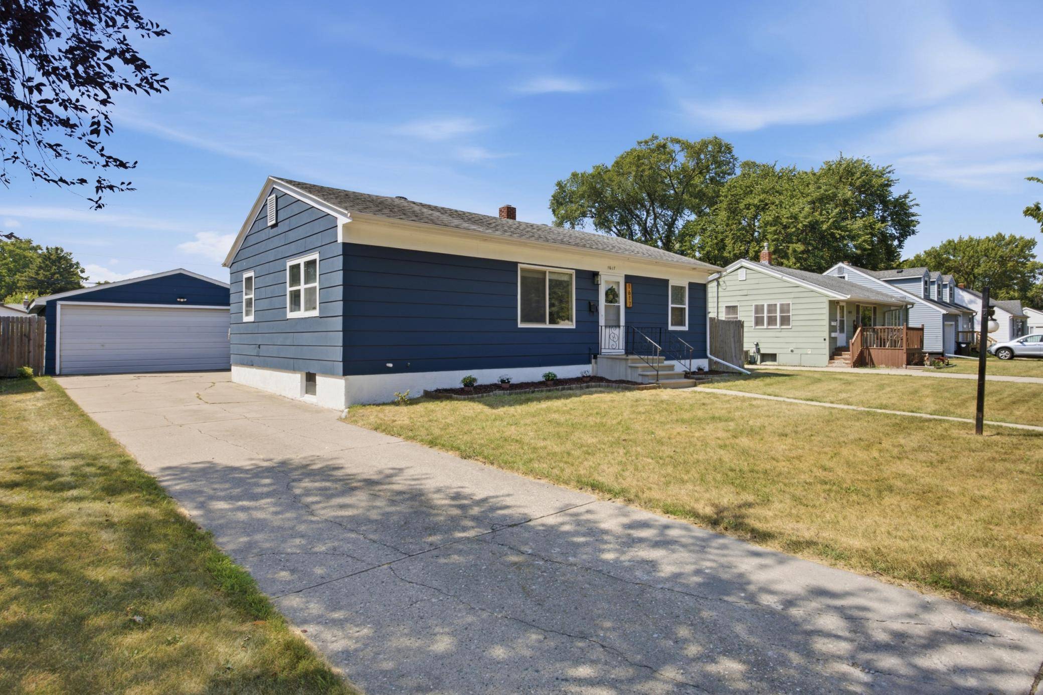 1617 14th ST S, Fargo, ND 58103
