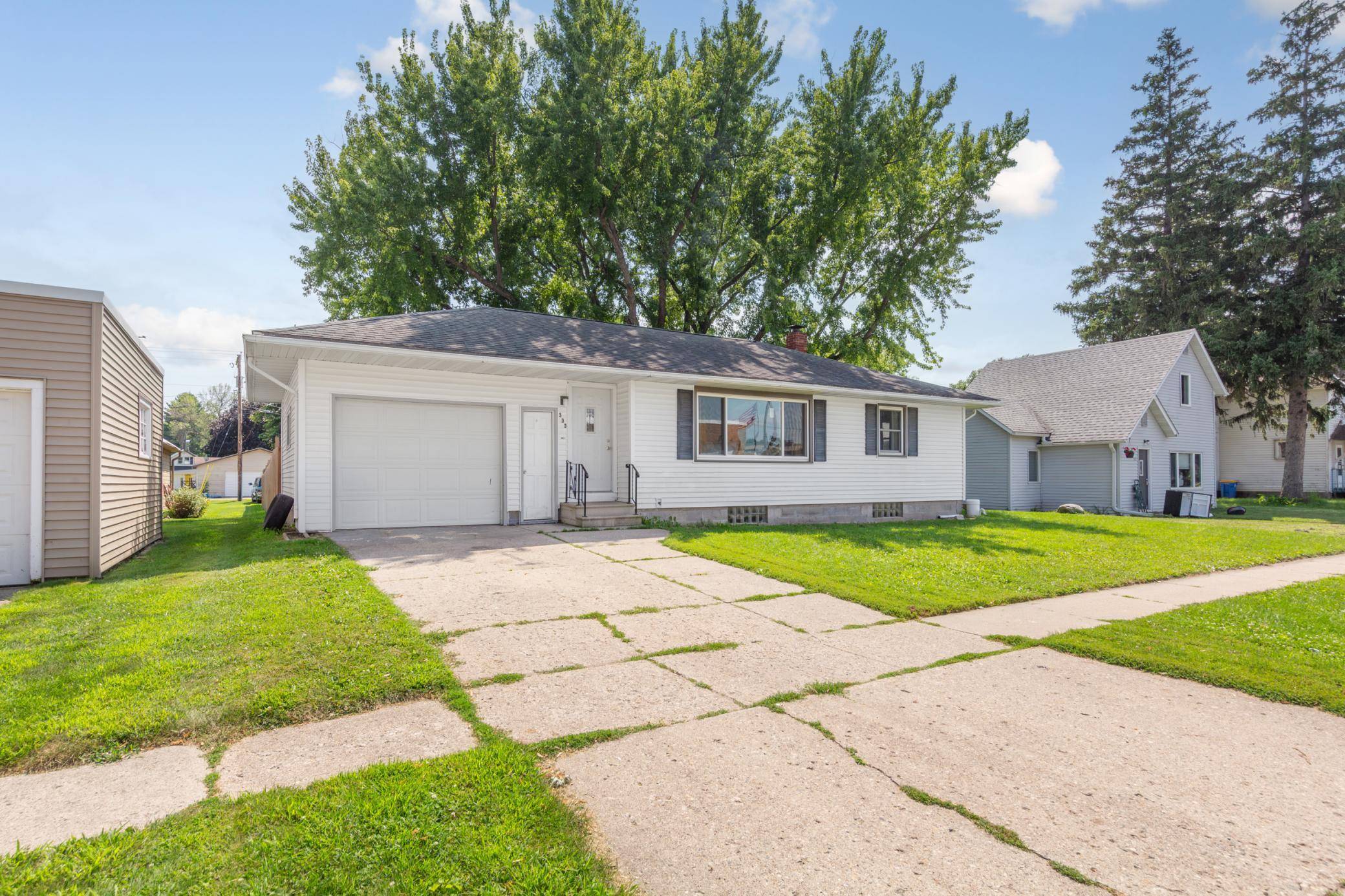 333 1st ST SE, Blooming Prairie, MN 55917