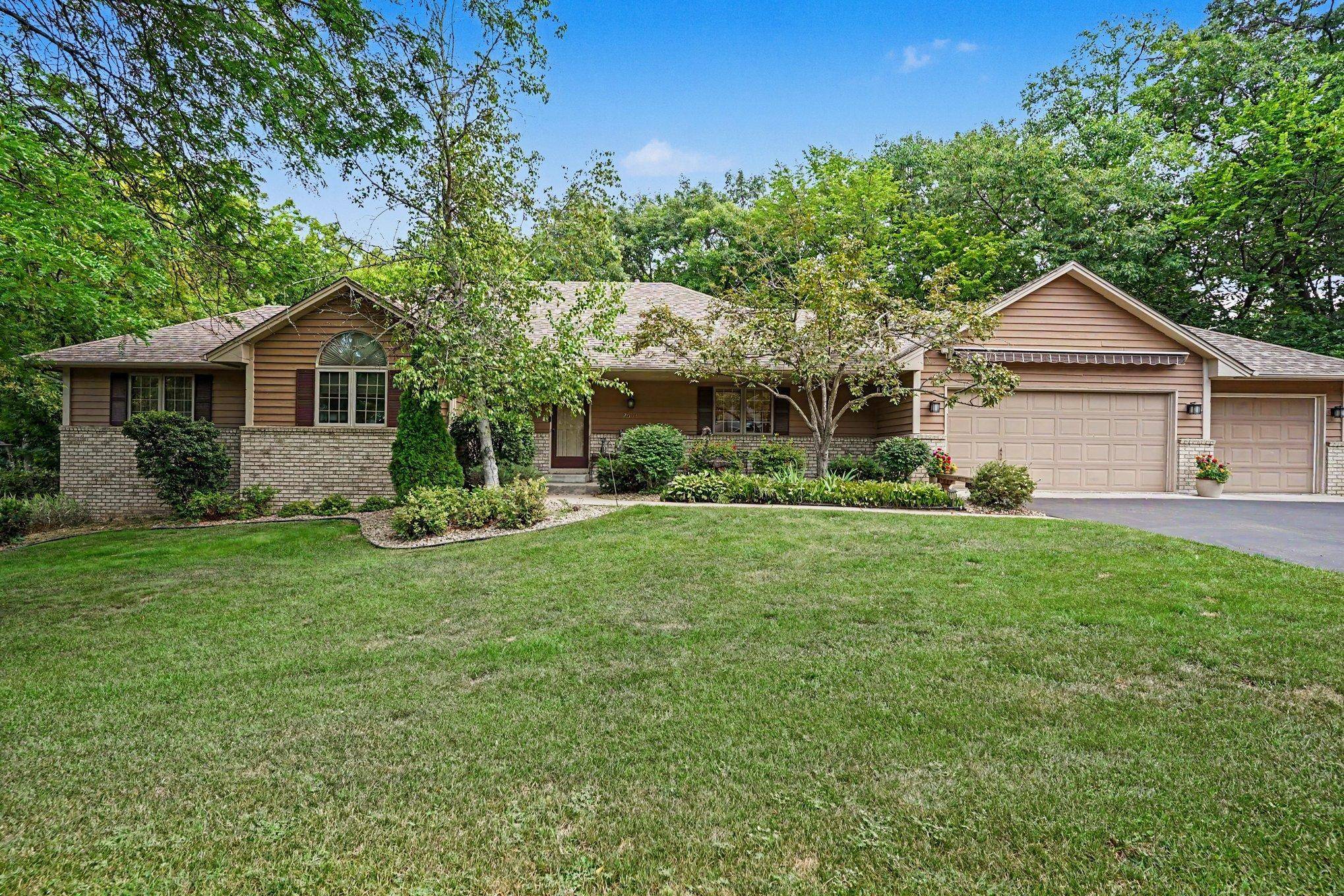 2003 Safari Heights TRL, Eagan, MN 55122