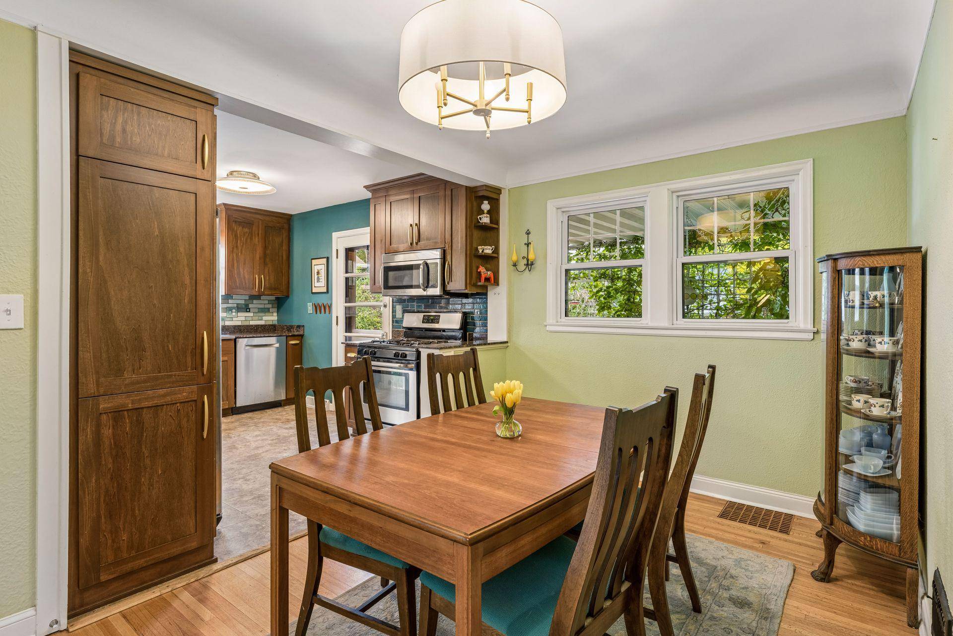 4251 Abbott AVE N, Robbinsdale, MN 55422
