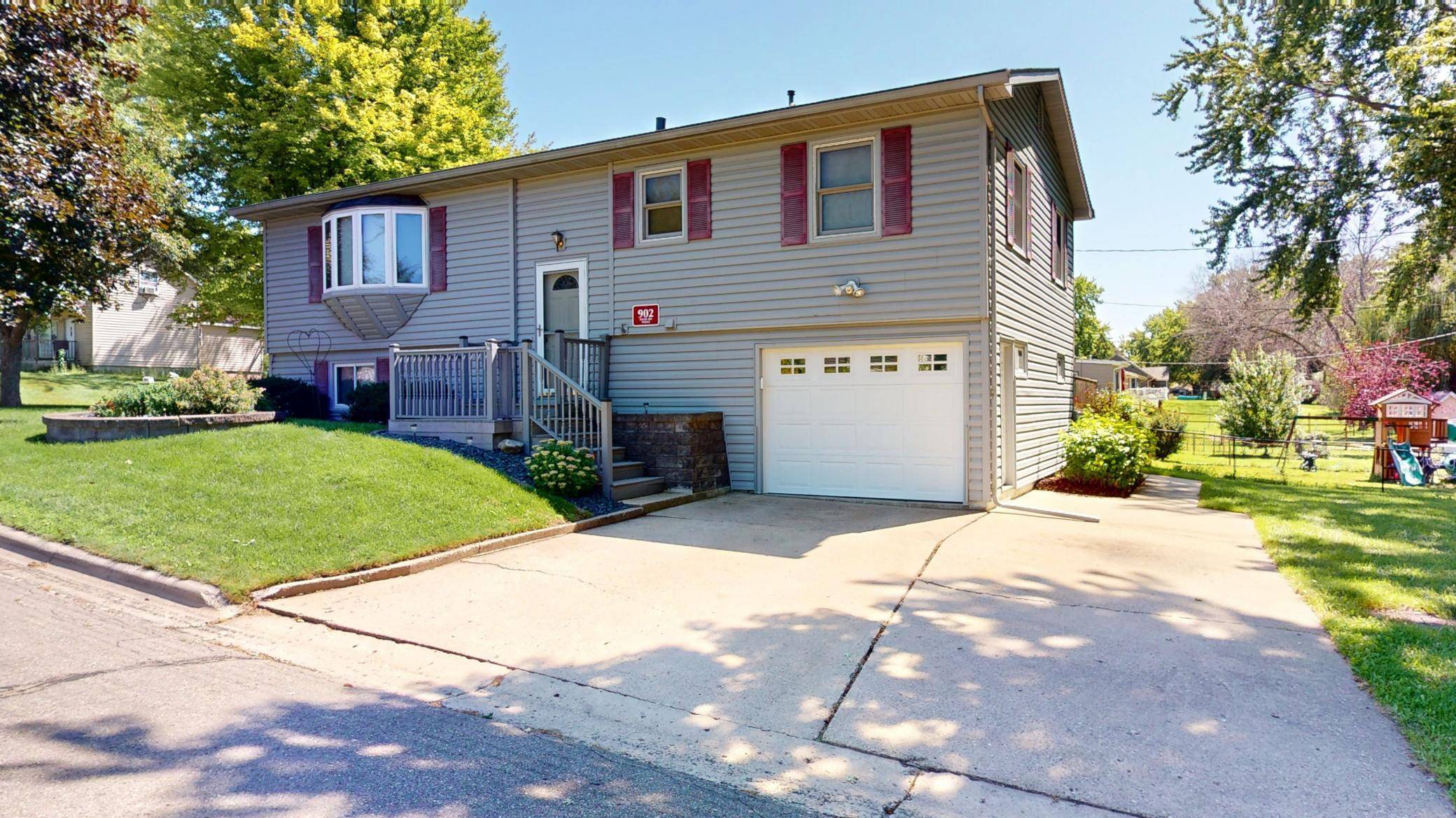 902 3rd AVE S, Albert Lea, MN 56007